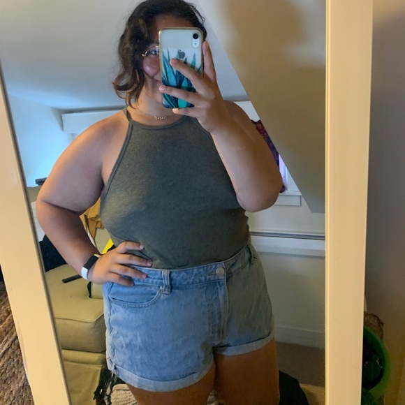 halter top - Picture 1 of 2